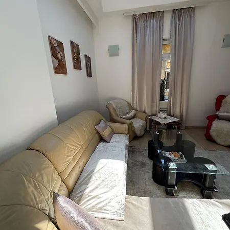 Dvor 92 M2, Marijin Dvor * Sarajevo