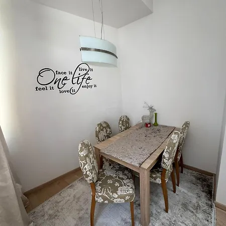 Dvor 92 M2, Marijin Dvor * Sarajevo