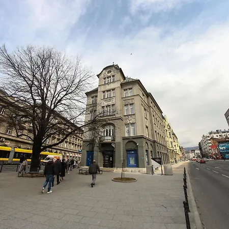 Dvor Marijin Dvor *